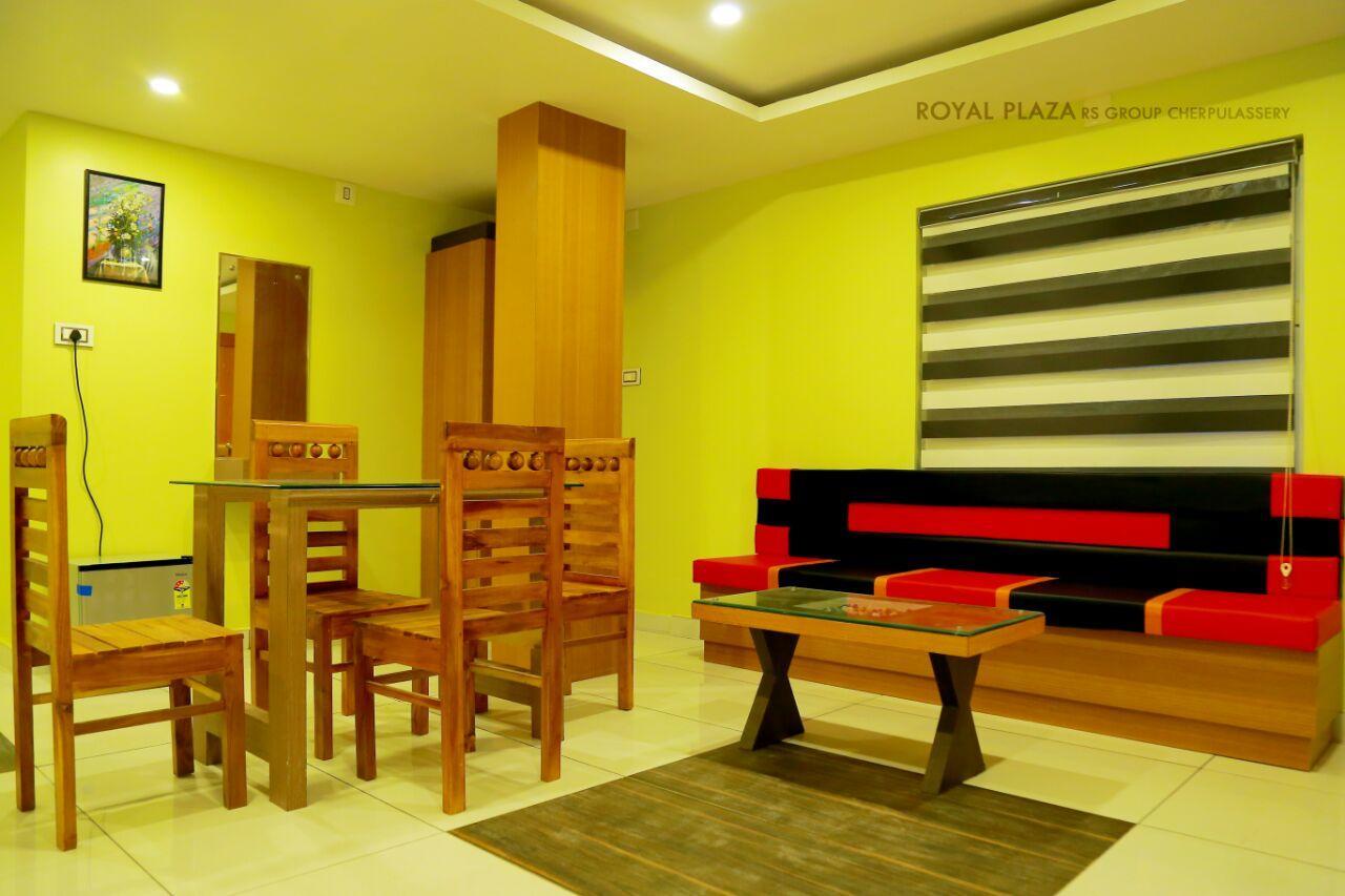 ホテルRoyal Plaza Residency Cheruppulasseri エクステリア 写真
